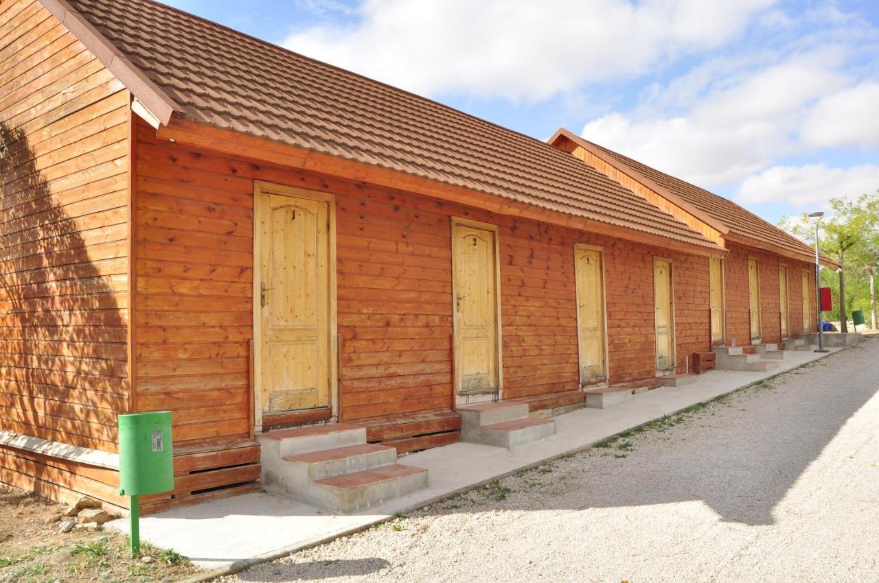 Hotel Camping La Estanca Alcañiz Exterior foto